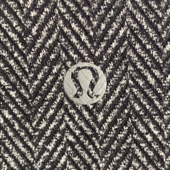 Lululemon Size 4 Zip-Up Jacket - Picture 3 of 5